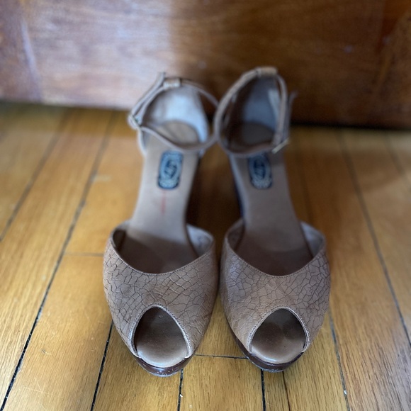 Salpy Handmade embossed Snakeskin Peep Toe Wood Wedge ankle strap sandals 6.5 - Picture 2 of 8